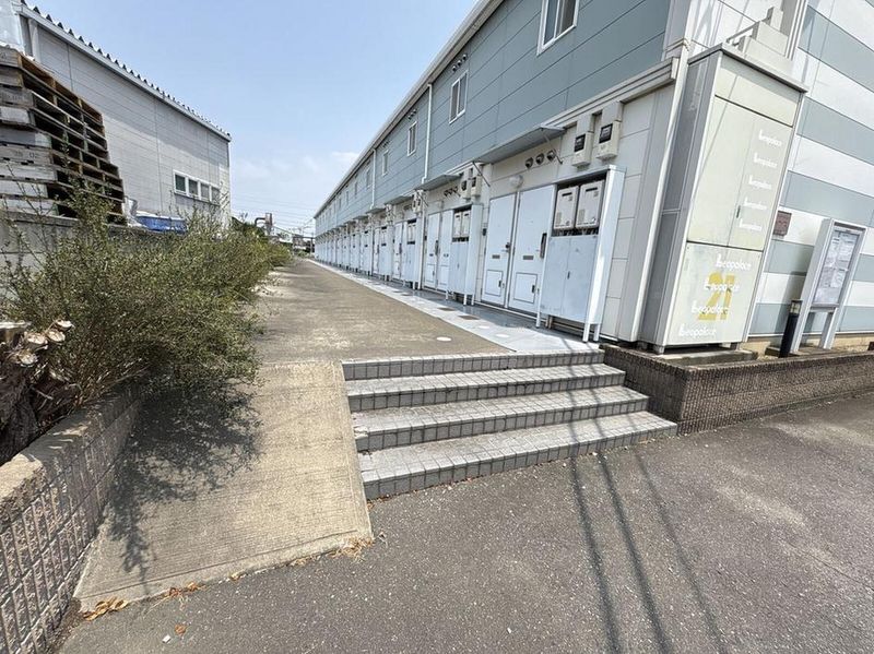 レオパレス三丁田 エントランス
