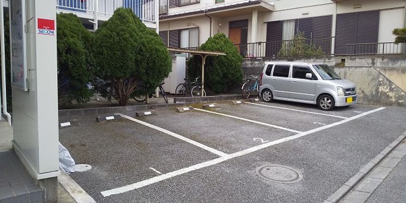 レオパレスマツバラ２００３ 駐車場
