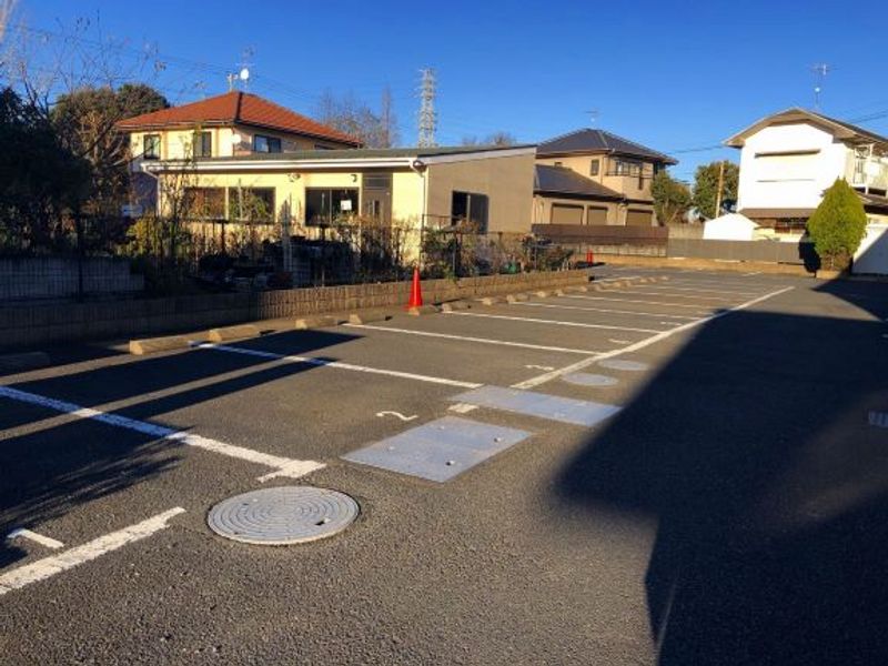 レオパレスラ　レーブ 駐車場