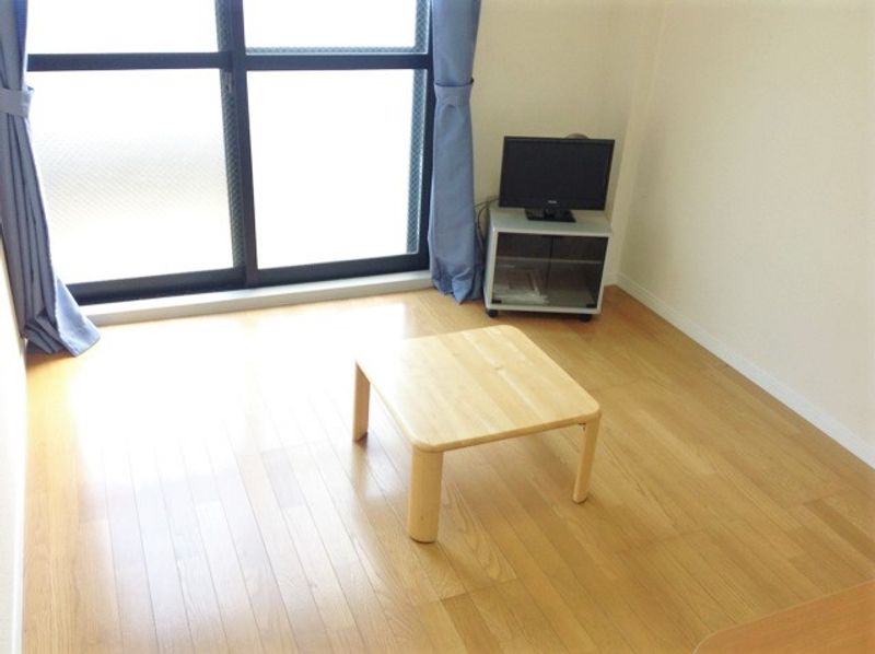 レオパレスたたら 居間