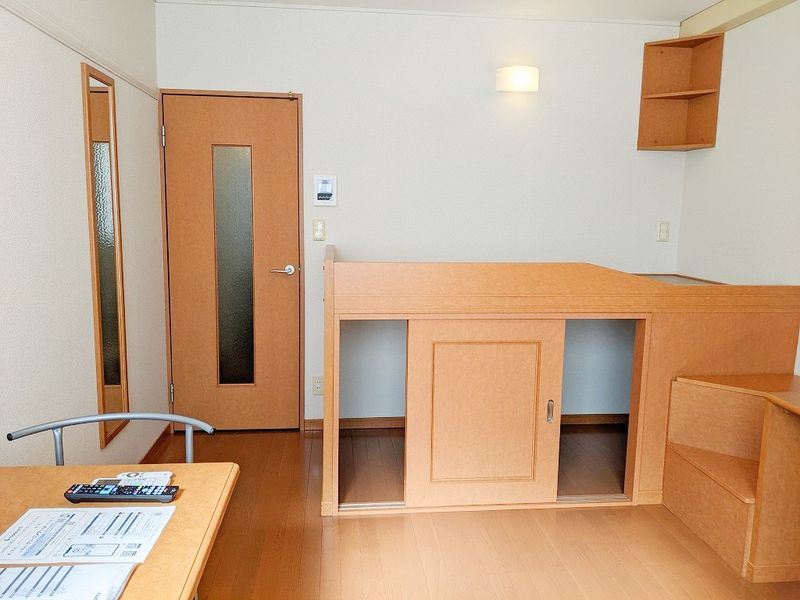 レオパレスさくらい 居間