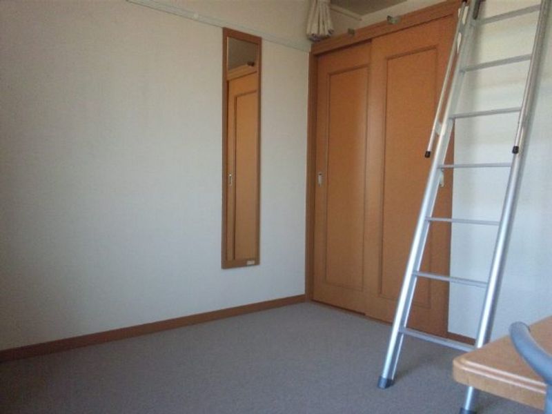 レオパレスシティセントラル 居間