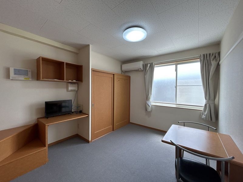 レオパレス福島北 居間