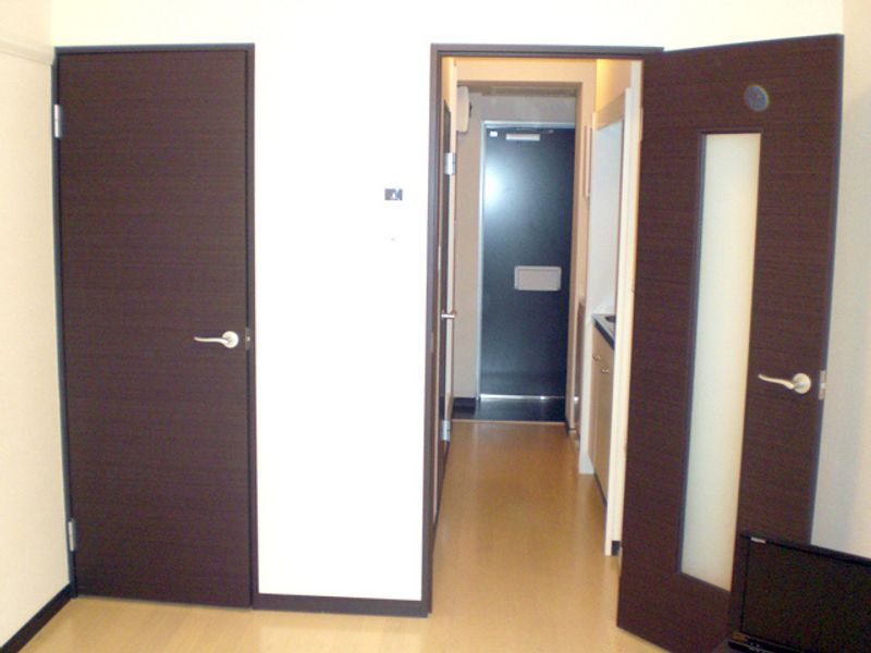 LEONEXT Eddie Crest Phòng khách