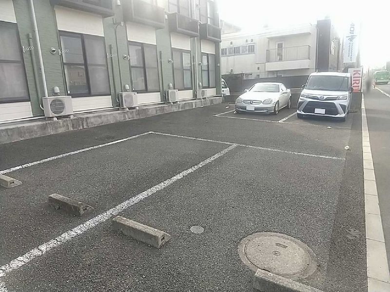 レオパレス中央Ⅱ 駐車場