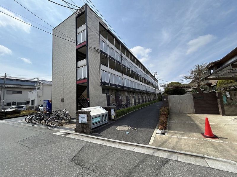レオパレスアドミラブールワタル 外観
