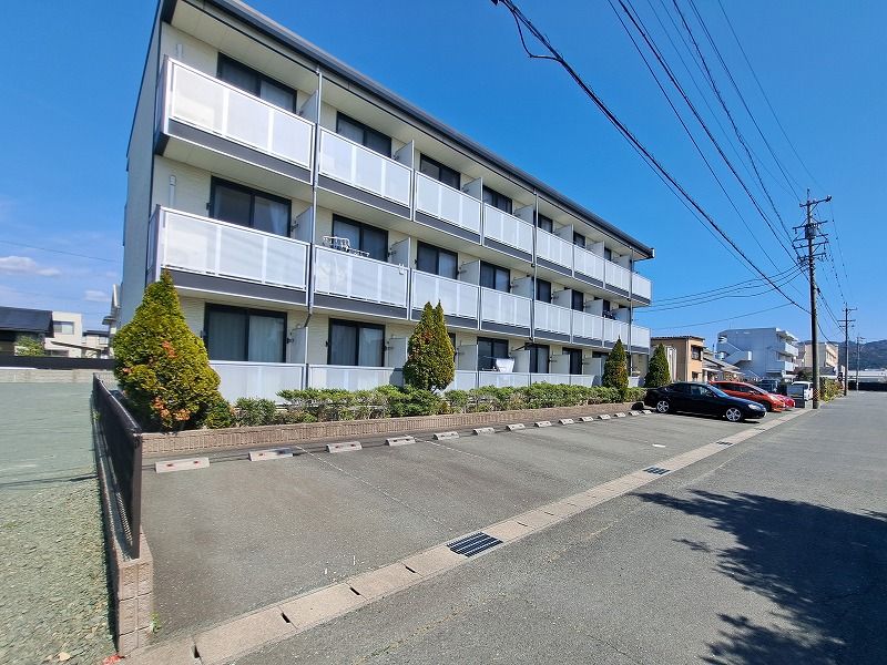レオパレスエスポ牛川通Ⅲ 外観