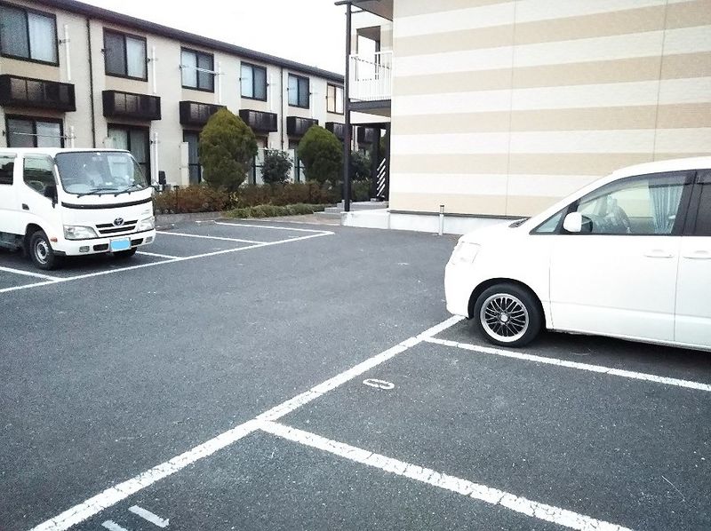 レオパレスＴＭおゆみ野 駐車場