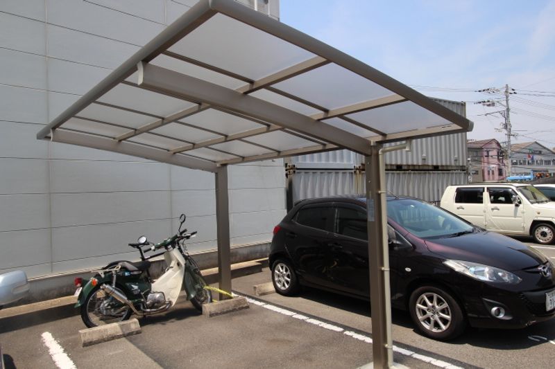 レオパレスシェルムーン 駐車場
