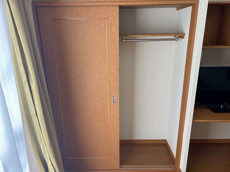レオパレスエターナル 収納