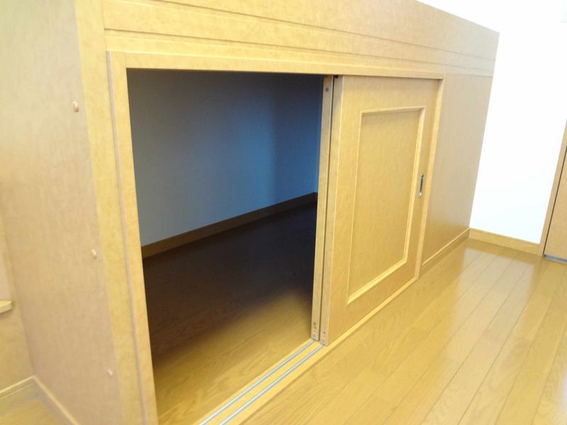 レオパレスシャルム 収納