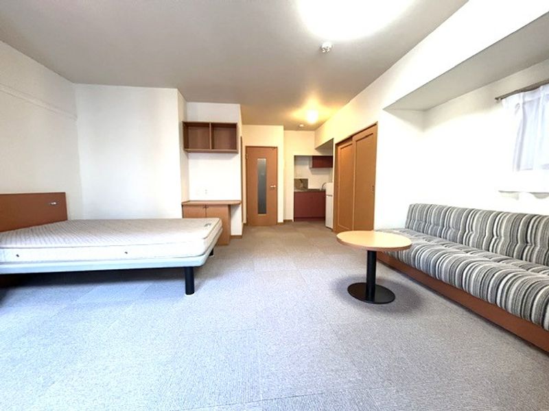 レオパレスＦｌａｔ新栄 居間