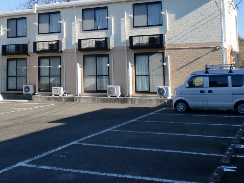 レオパレス葛西丁 駐車場