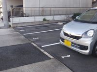 レオパレスグランディールＫ 駐車場
