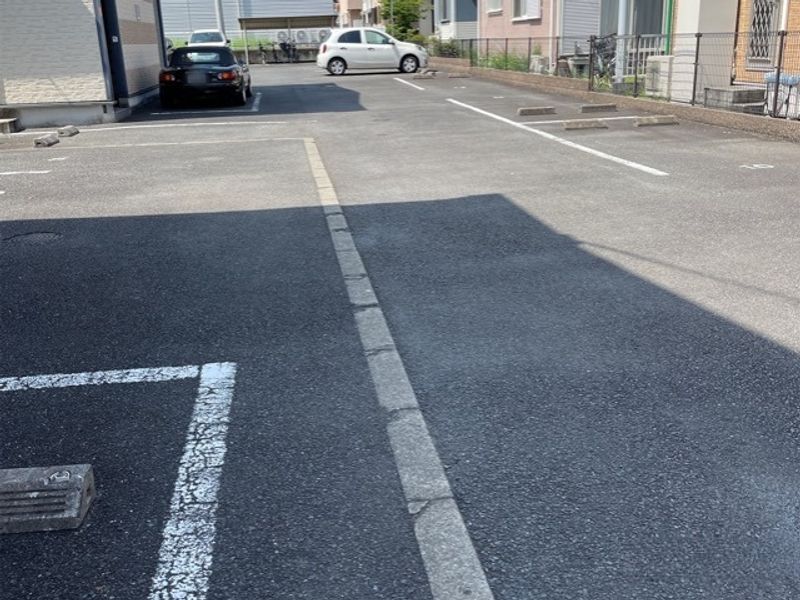 レオパレスすばるⅡ 駐車場