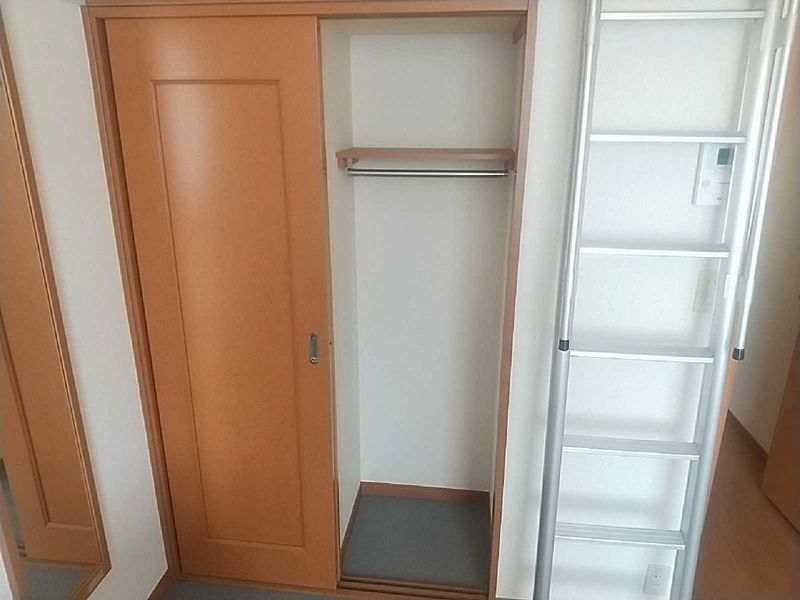 レオパレス向陽 収納