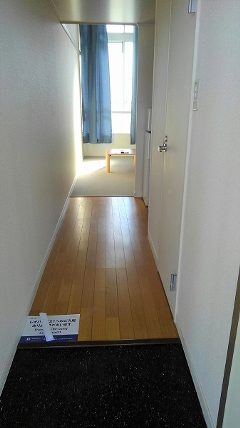 レオパレスセゾン 玄関