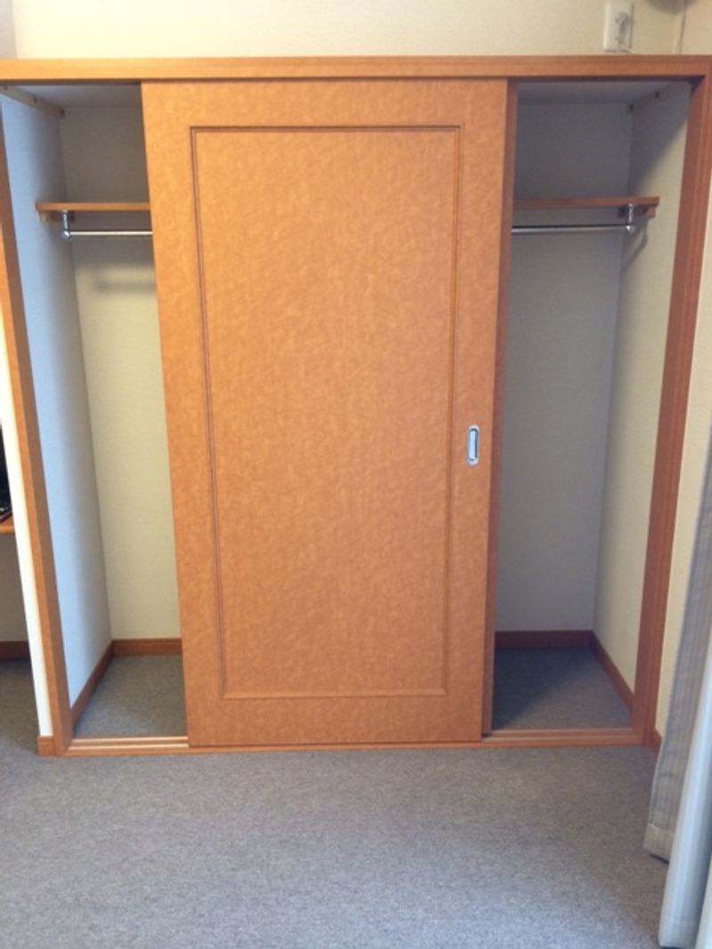 レオパレスアウル 収納