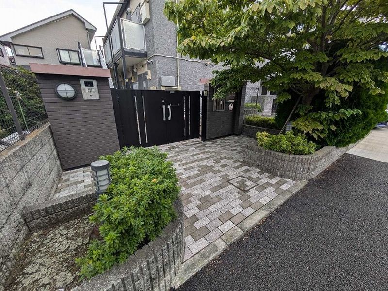 レオパレスプルケリマ エントランス