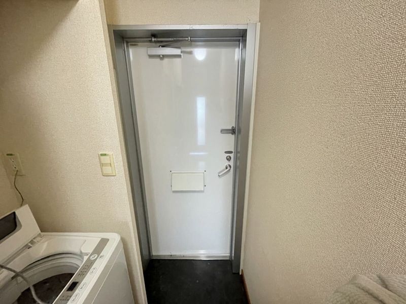 レオパレスハピ 玄関