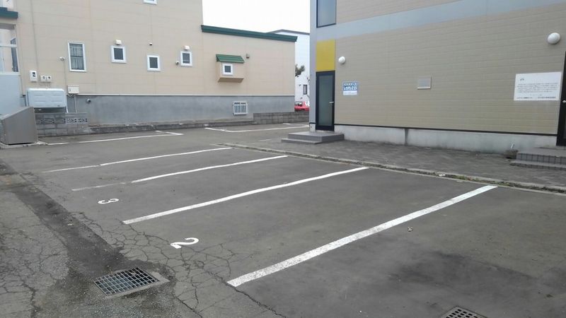 レオパレスエスペランサ 駐車場