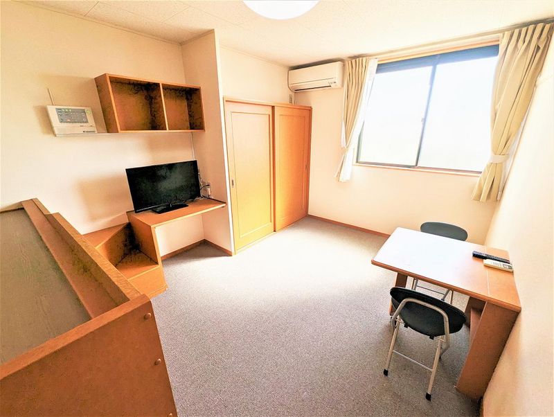 レオパレスオアシス 居間