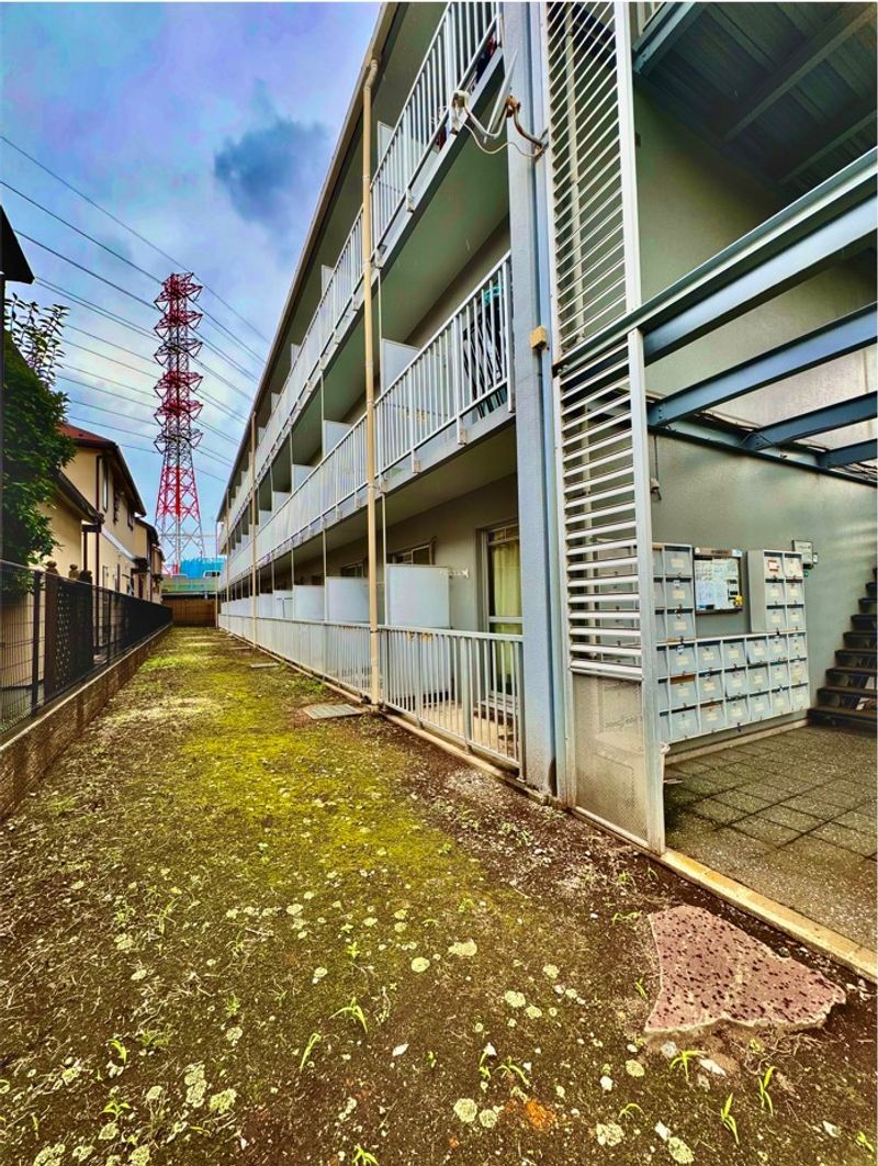 レオパレスコーポテラダ 庭