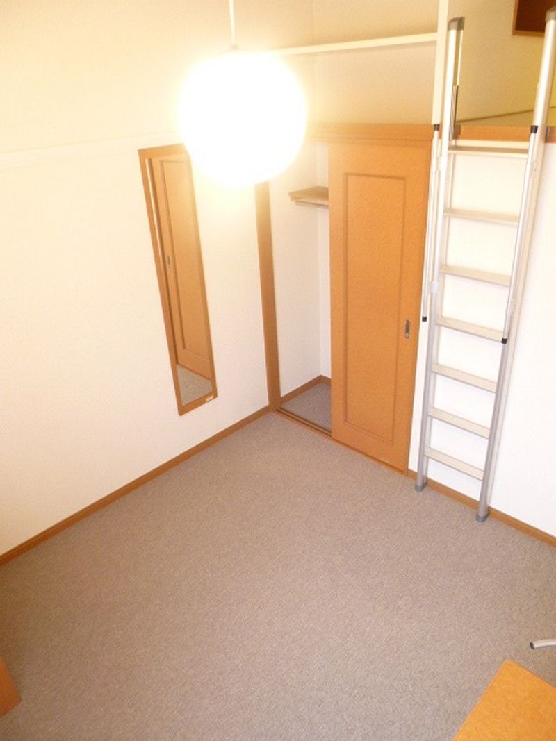 レオパレス三山 収納