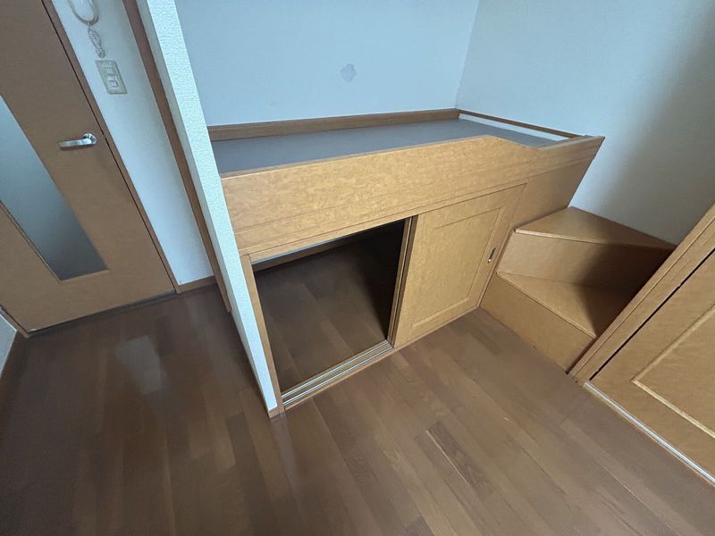 レオパレスＶ 収納