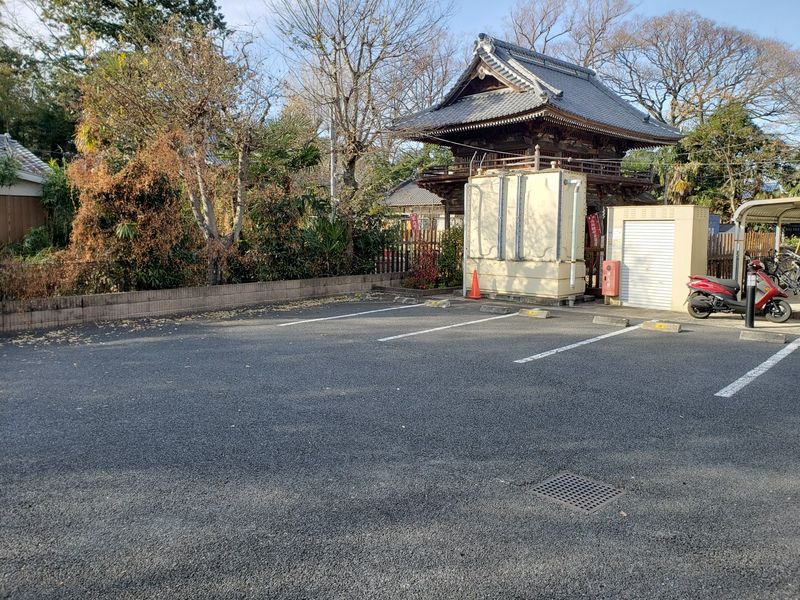 レオパレス角 駐車場