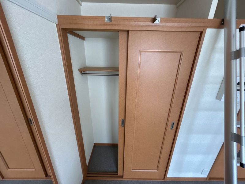 レオパレスラフィーニア 収納