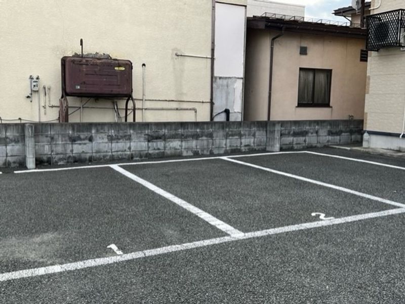 レオパレス城北 駐車場
