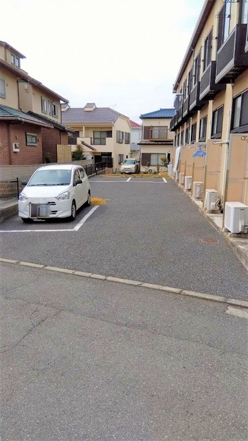 レオパレスワールド松戸新田 駐車場