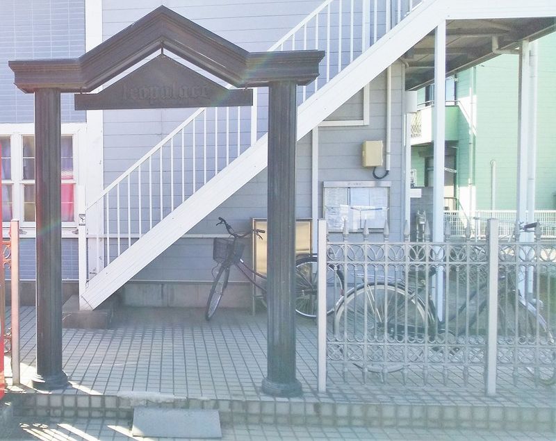 レオパレスロッキー 外観