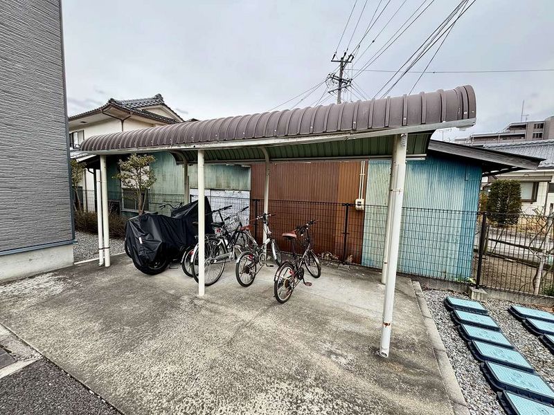 レオパレス清水Ⅱ 駐車場