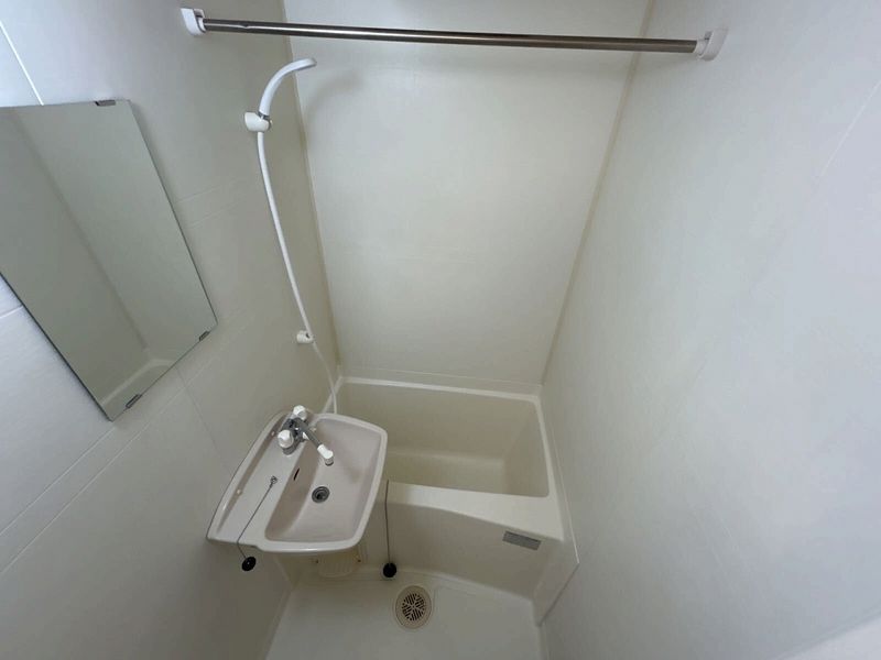 leopalace Hirose Bathroom