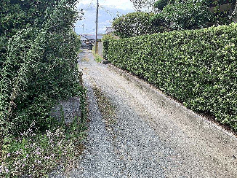 レオパレスアローマ 駐車場