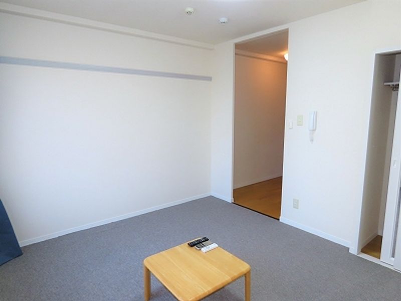 レオパレスミレナリス 寝室