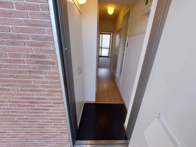 leopalace Zelkova 玄关