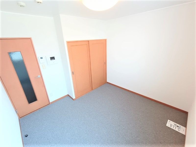 レオパレスカメマスⅠ 居間