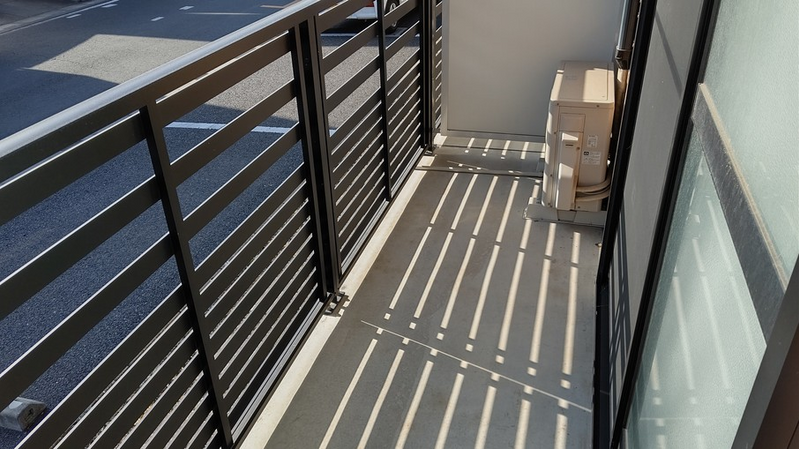 レオパレスあいりす バルコニー