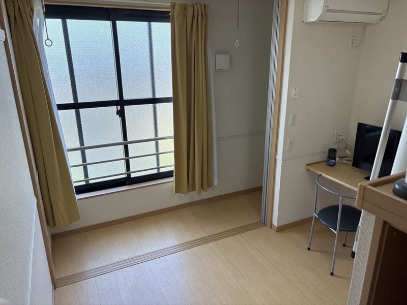 レオパレスユートピア白岡 居間