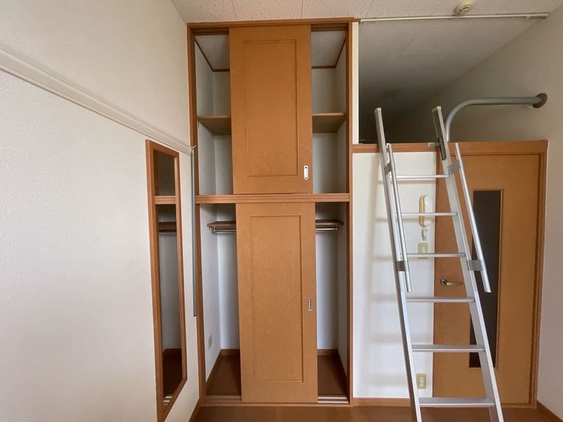 レオパレス和歌川 収納
