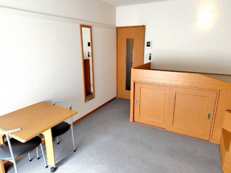 レオパレスメイプルヒルズ 居間