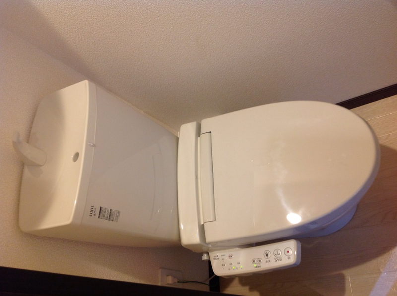 LEONEXT Riverside Futaba Toilet