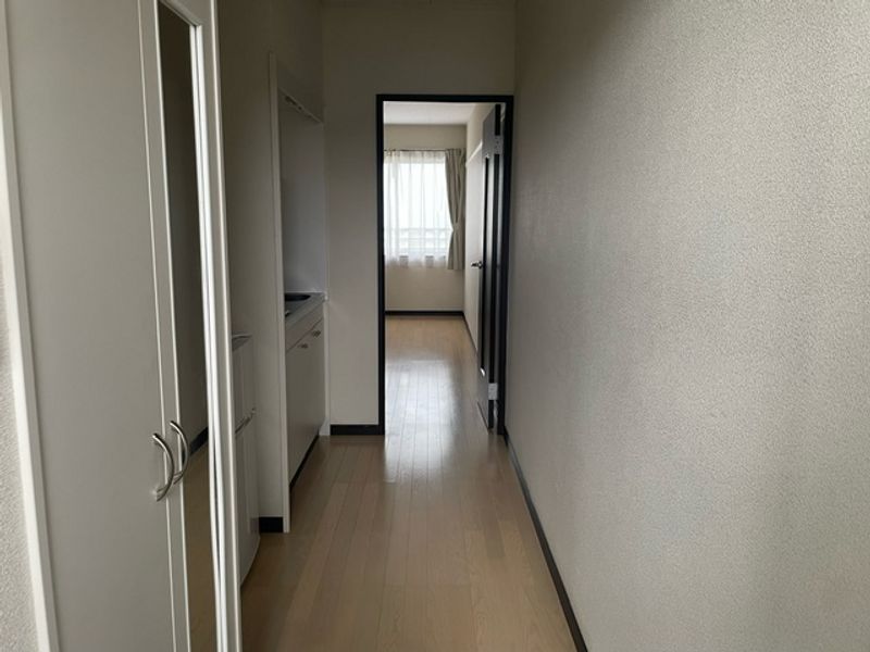 レオネクストＺｅｂｒａ５ 玄関