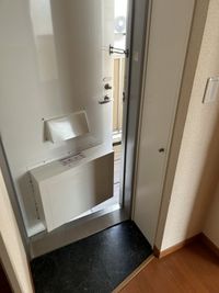 レオパレスイマジン 玄関