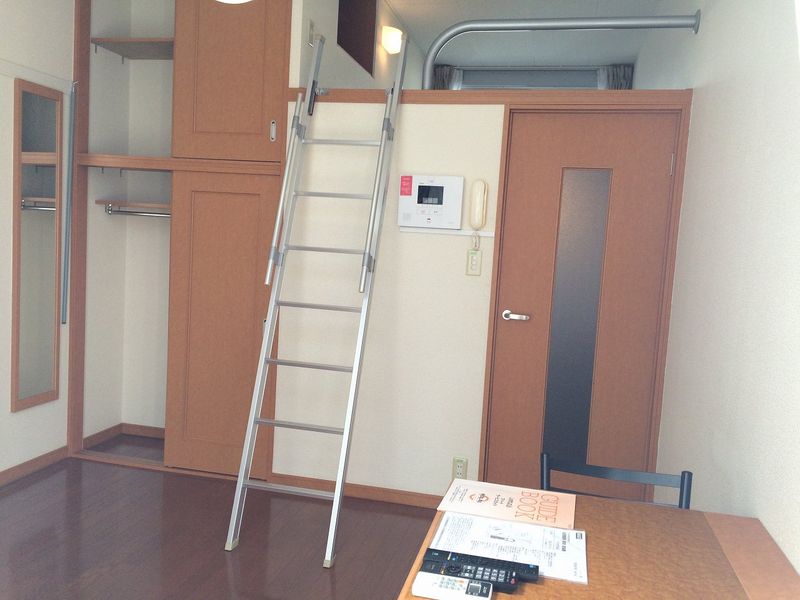 レオパレスアミニティ 居間