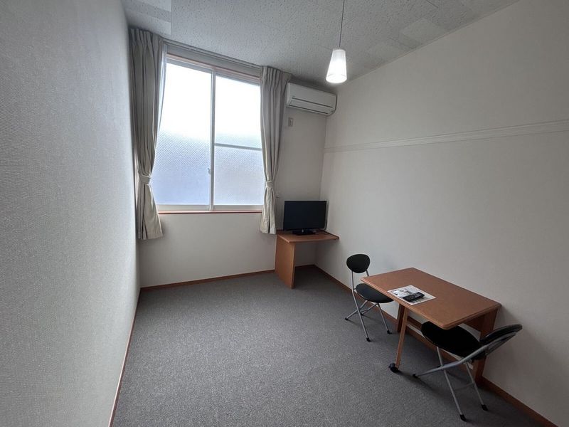 レオパレスＳｕｎＦｌｏｗｅｒ 居間