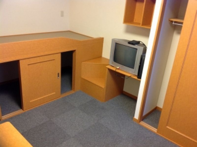 レオパレスルミエール 居間